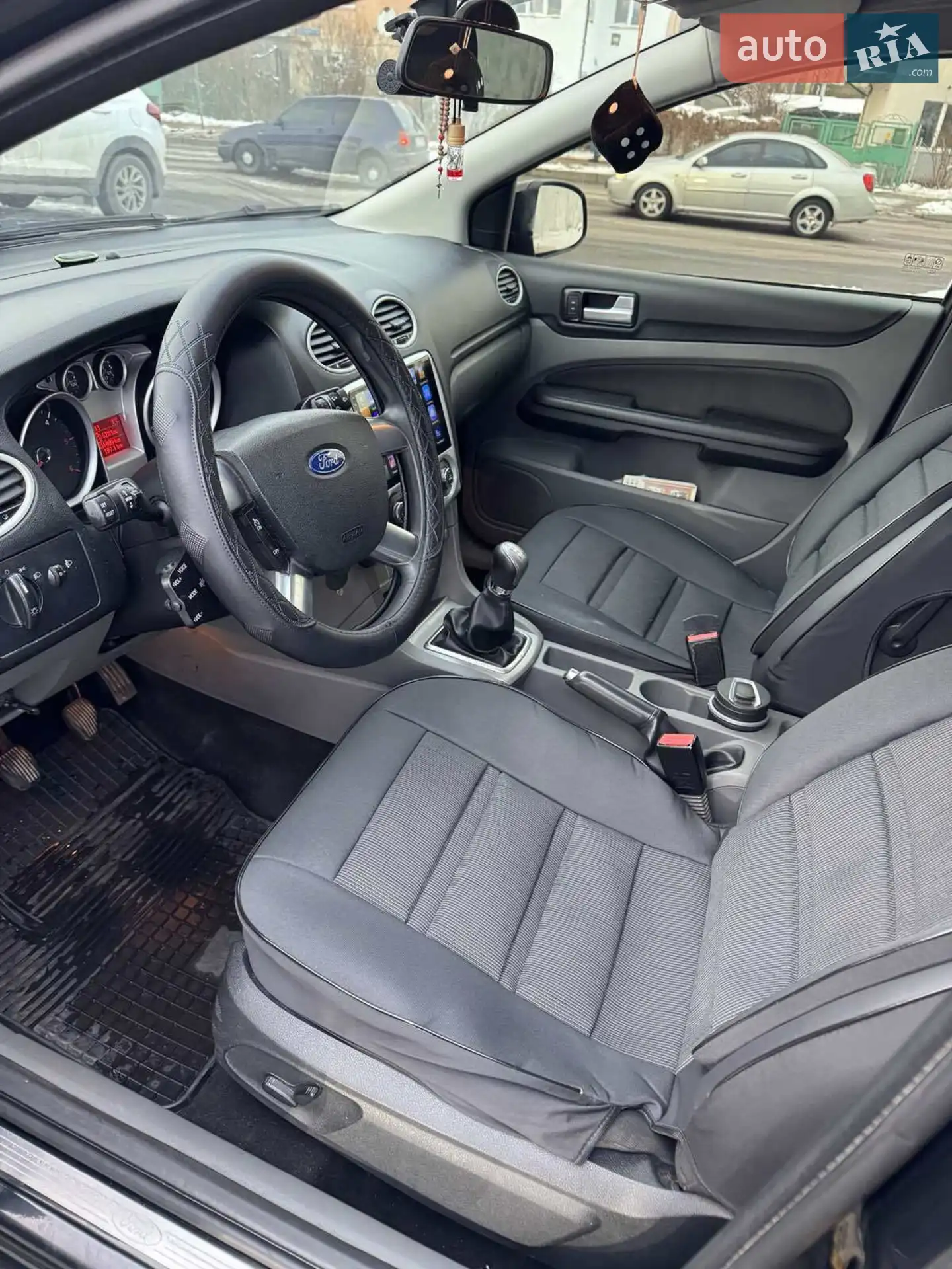 2010 Ford Focus - мініатюра 21