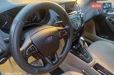 Седан Ford Focus 2015 в 
