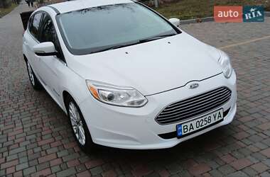 Хэтчбек Ford Focus 2013 в 