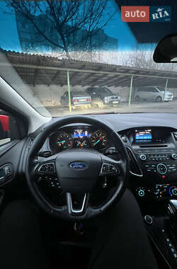 Хэтчбек Ford Focus 2016 в 