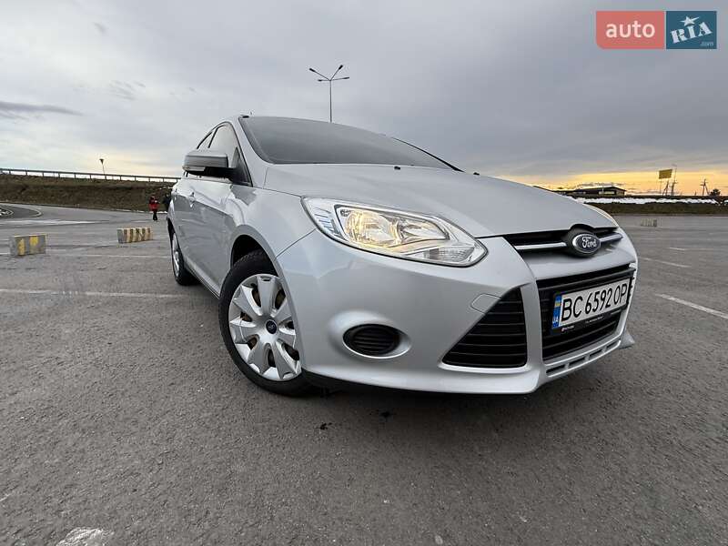 Хетчбек Ford Focus 2013 в Пустомитах