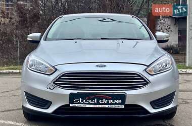 Седан Ford Focus 2016 в 