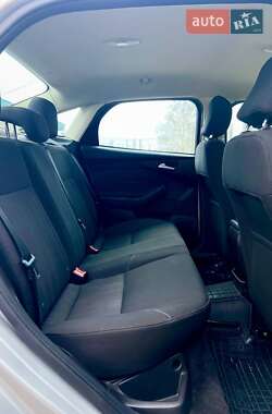 Седан Ford Focus 2016 в 