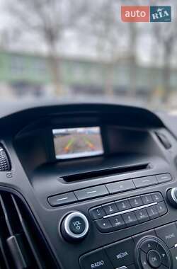 Седан Ford Focus 2016 в 