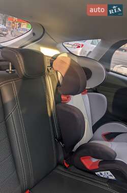 Хэтчбек Ford Focus 2016 в 