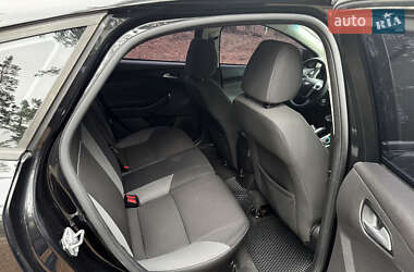 Хэтчбек Ford Focus 2013 в 
