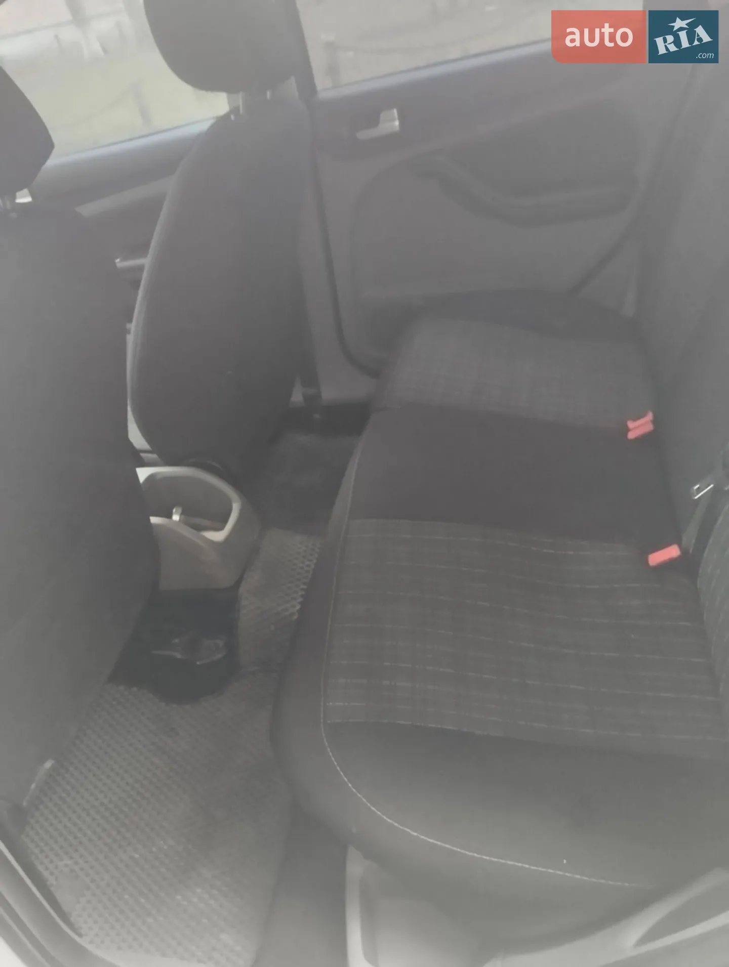 2010 Ford Focus - мініатюра 8