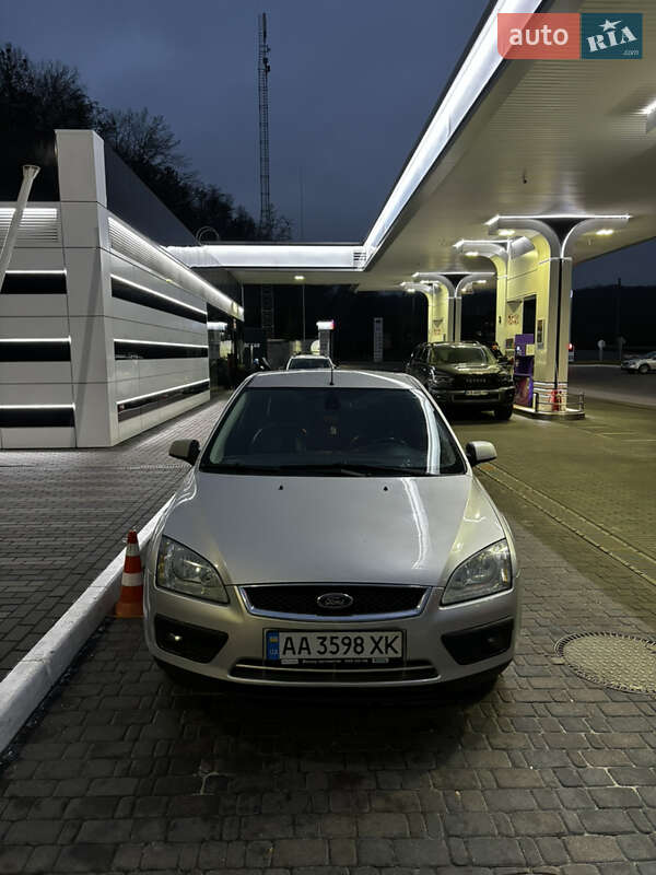 Хэтчбек Ford Focus 2006 в 
