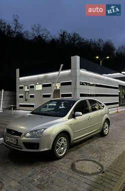 Хэтчбек Ford Focus 2006 в 