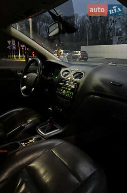 Хэтчбек Ford Focus 2006 в 