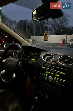 Хэтчбек Ford Focus 2006 в 