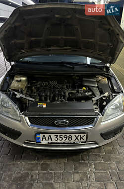 Хэтчбек Ford Focus 2006 в 