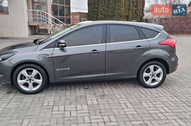 Хэтчбек Ford Focus 2017 в 