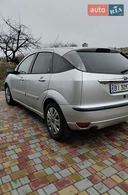 Хетчбек Ford Focus 2003 в Глобиному