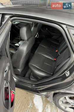 Хэтчбек Ford Focus 2015 в 