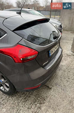 Хэтчбек Ford Focus 2015 в 