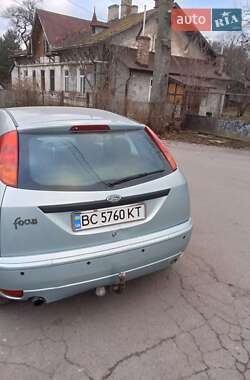 Хэтчбек Ford Focus 2004 в 