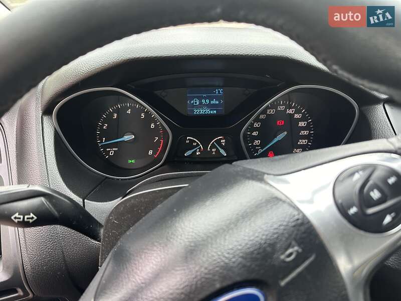 Хэтчбек Ford Focus 2012 в Сумах