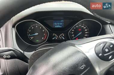 Хэтчбек Ford Focus 2012 в 