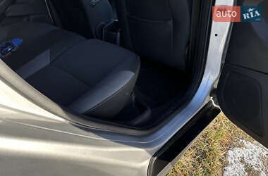 Хэтчбек Ford Focus 2011 в 