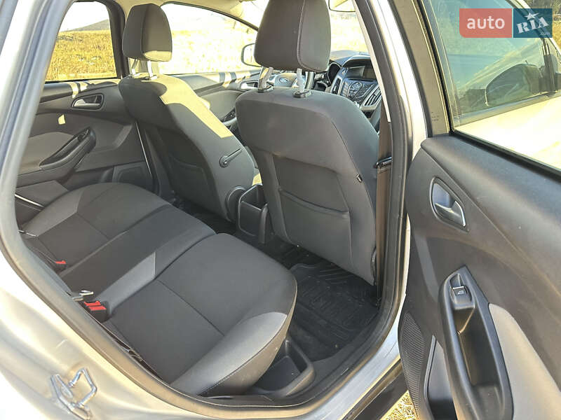 Хэтчбек Ford Focus 2011 в Черновцах