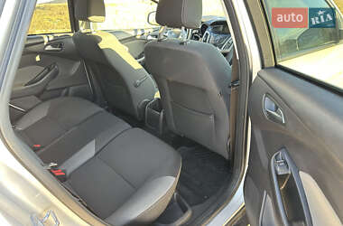 Хэтчбек Ford Focus 2011 в 
