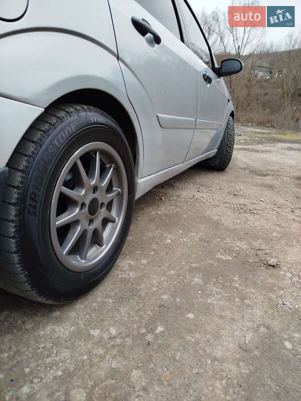 Седан Ford Focus 2002 в Могилев-Подольске