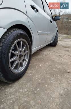 Седан Ford Focus 2002 в 