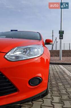 Хэтчбек Ford Focus 2014 в 