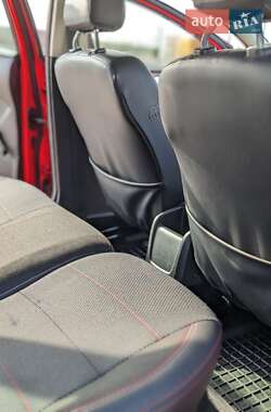 Хэтчбек Ford Focus 2014 в 