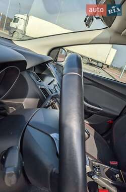 Хэтчбек Ford Focus 2014 в 