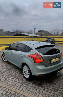 Хэтчбек Ford Focus 2013 в 