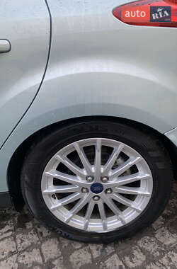 Хэтчбек Ford Focus 2013 в 