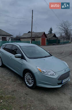 Хэтчбек Ford Focus 2013 в 