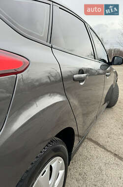 Хэтчбек Ford Focus 2015 в 