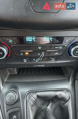 Хэтчбек Ford Focus 2015 в 