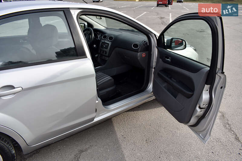Хетчбек Ford Focus 2010 в Ужгороді