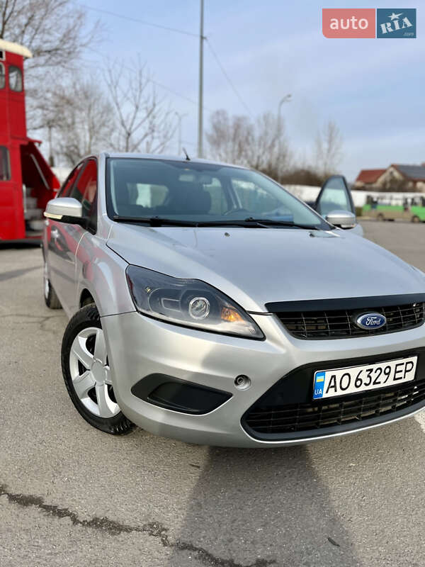 Хетчбек Ford Focus 2010 в Ужгороді