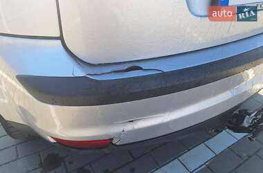 Хэтчбек Ford Focus 2005 в 