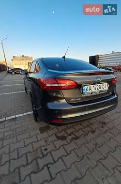 Седан Ford Focus 2016 в 