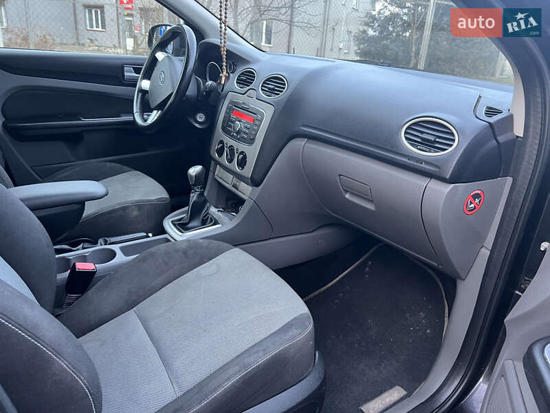 Хэтчбек Ford Focus 2010 в Самборе