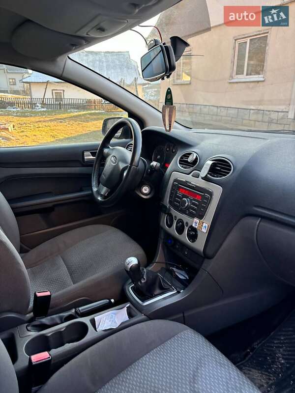 Хэтчбек Ford Focus 2007 в Белых Ославах