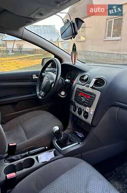 Хэтчбек Ford Focus 2007 в 