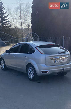 Хетчбек Ford Focus 2009 в Дубні