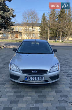 Хэтчбек Ford Focus 2006 в Новой Одессе