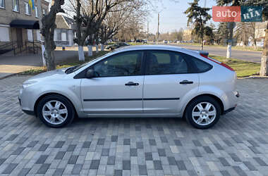 Хэтчбек Ford Focus 2006 в Новой Одессе