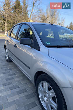 Хэтчбек Ford Focus 2006 в Новой Одессе