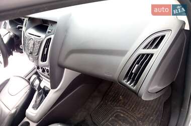 Хэтчбек Ford Focus 2012 в 