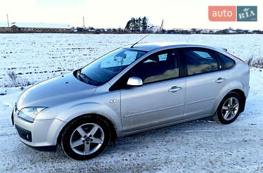 Хетчбек Ford Focus 2005 в Ромнах