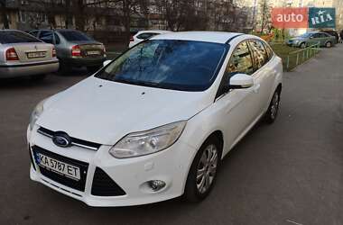 Седан Ford Focus 2011 в 